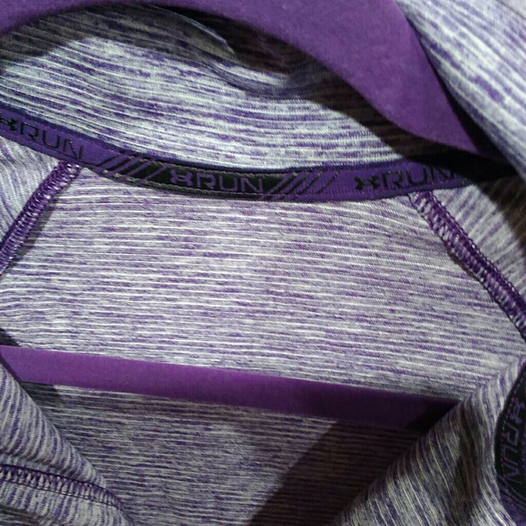 Under armour shirt - Picture 2 of 4